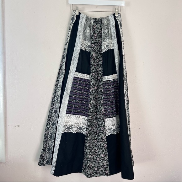 Vintage 70s Floral Lace Patchwork Maxi Skirt Size M Boho USA Carefree Fashions - Picture 7 of 11